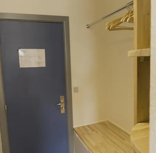 霍吕斯特酒店 2*